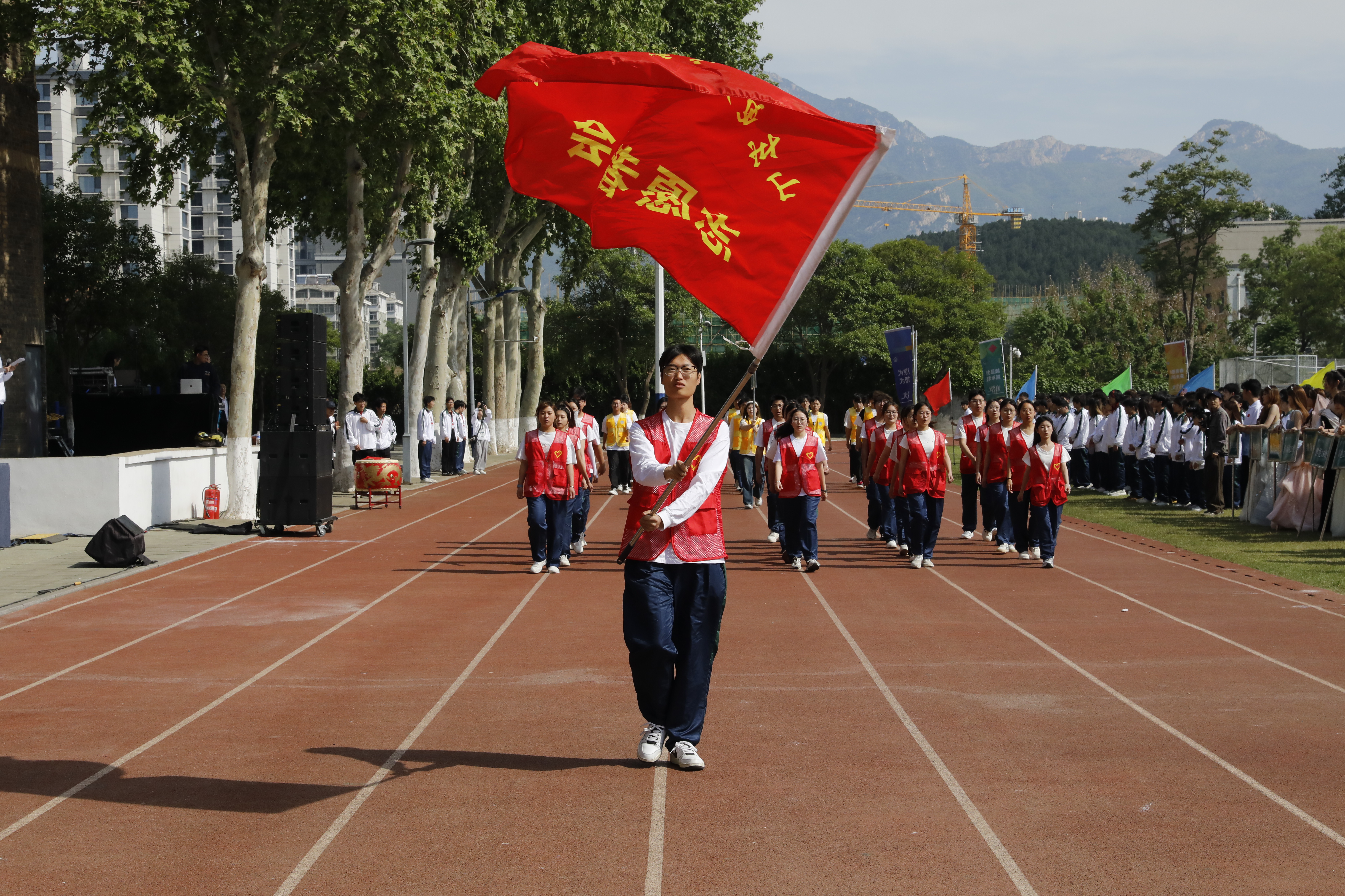 学校举行2026年学生春季运动会